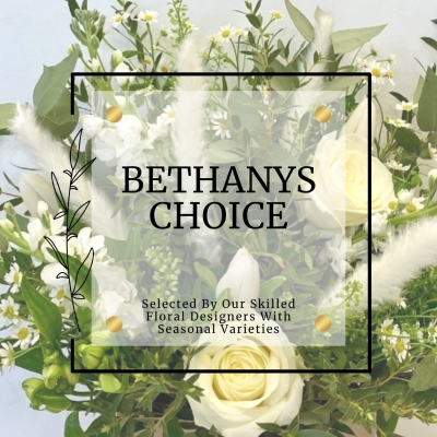 Bethany's Choice embraces the timeless elegance of natural blooms with delicate accents of dried florals for that understated sophistication.