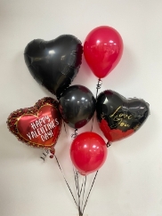Balloon bouquet perfect at valentines day including 'I love you' & 'Happy Valentines Day' Foil balloons. 